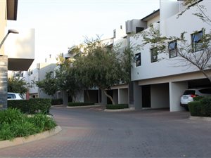 3 Bed Townhouse in Lombardy Estate