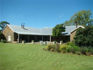 163.7 ha Smallholding in Himeville