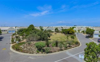 3 Bedroom House in Sunningdale