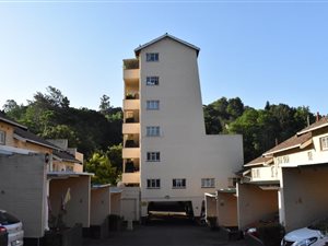 2 Bed Apartment in Clarendon