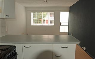2 Bedroom Apartment in Groenkloof