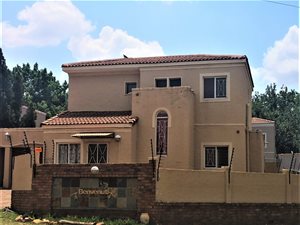 3 Bed Townhouse in Jordaan park