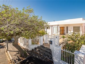 5 Bed House in University Estate