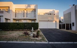 3 Bedroom House in Gordons Bay Central