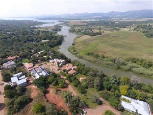 869 m² Land available in Magalies Golf Estate