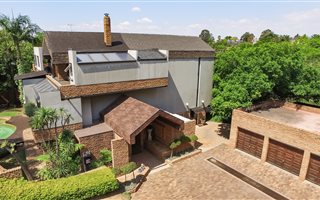 5 Bedroom House in Waterkloof Ridge