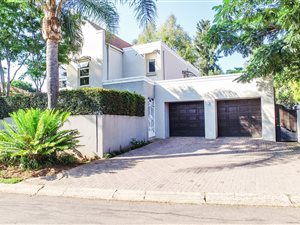 4 Bedroom House in Silver Lakes Golf Estate