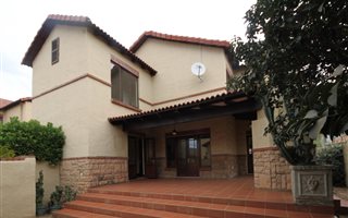 4 Bedroom Townhouse in Midstream Estate