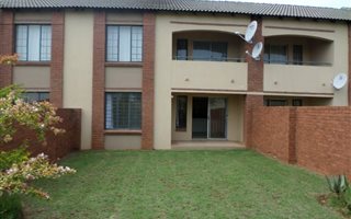 2 Bedroom Apartment in Mooikloof Ridge
