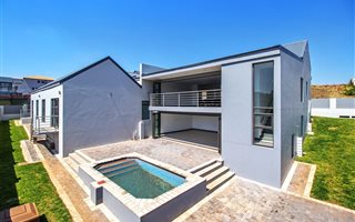 4 Bedroom House in The Hills