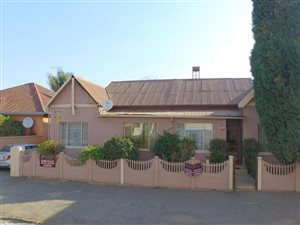 4 Bed House in Ophirton