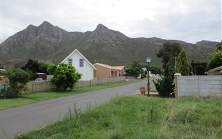 805 m² Land available in Kleinmond
