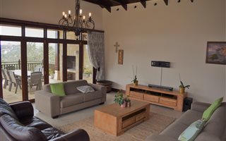 5 Bedroom House in Hilltop Estate