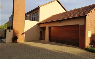 3 Bedroom House in Monavoni