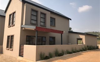 2 Bedroom Apartment in Redstone Country Estate