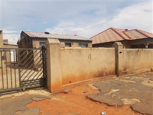 2 Bed House in Tembisa