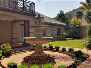 4 Bedroom House in Kosmos Ridge