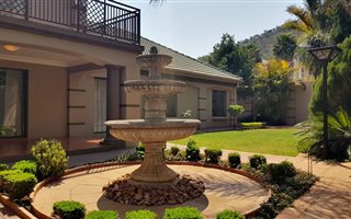 4 Bedroom House in Kosmos Ridge