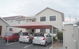 2 Bedroom Apartment in Brackenfell Central