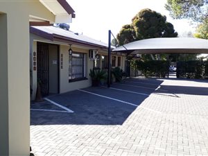 Commercial space in Universitas