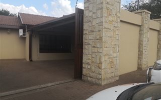 409 m² Commercial space in Rustenburg Central