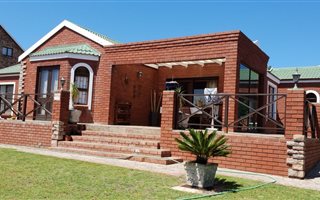 3 Bedroom House in Klein Brak River
