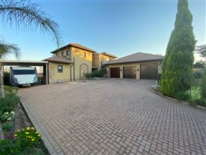 4 Bed House in Aqua Vista