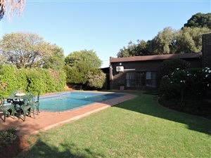 4 Bed House in Rowhill