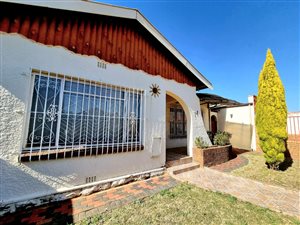 3 Bed House in Regents Park
