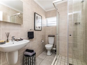 1 Bed Apartment in Linbro Park