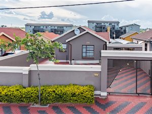 3 Bed House in Fleurhof
