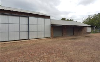 702 m² Industrial space in Brits