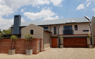 3 Bedroom House in Menlo Park