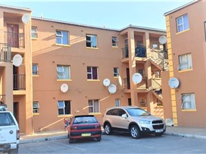 2 Bed Apartment in Paarl Central East