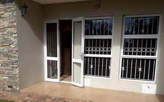 2 Bedroom Garden Cottage in Constantia Kloof