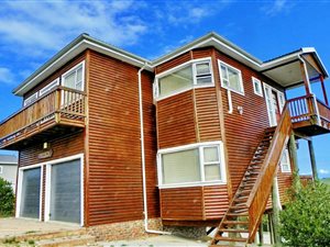 4 Bed House in Hersham
