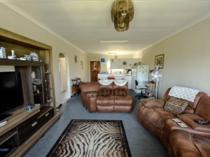 2 Bed Apartment in Umtentweni