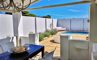 6 Bedroom House in Linkside