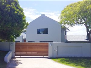5 Bed House in Seaside Longships