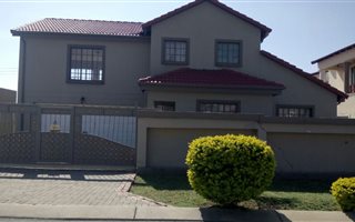 4 Bedroom House in Waterkloof