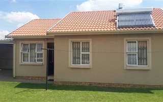 3 Bedroom Townhouse in Helderwyk