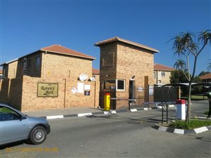 2 Bed Townhouse in Ravensklip