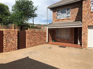 3 Bed Townhouse in Top Town