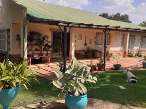 2.5 ha Farm in Magaliesmoot AH