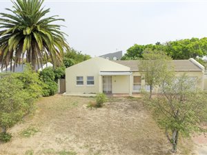 4 Bed House in Flamingo Vlei