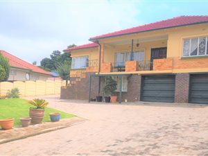 5 Bed House in Cyrildene