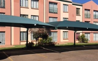 3 Bedroom Apartment in Verwoerdpark