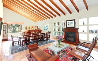 4 Bedroom House in Moret