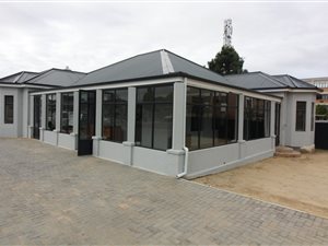 315 m² Commercial space in George South