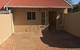 1 Bedroom Simplex in Jukskei Park